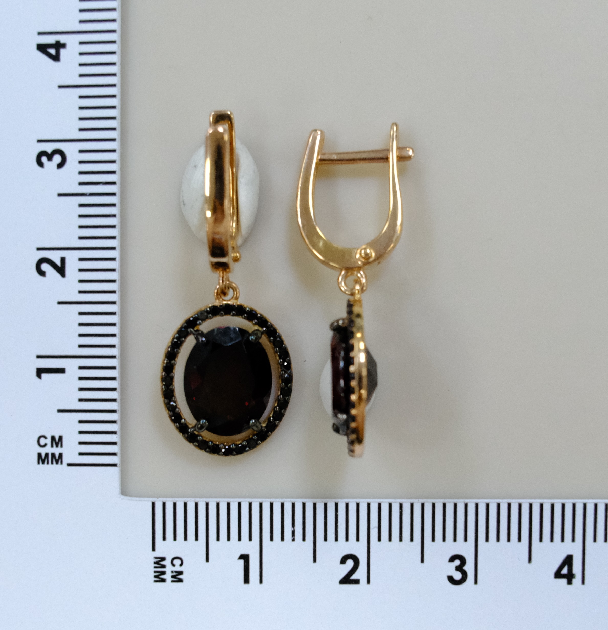 Серебряные серьги с гранатами
